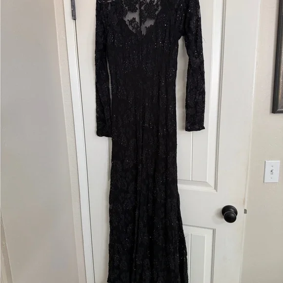 Basix II Black Long Sleeve V-Neck Lined Lace Gown Sz 8 - Picture 3 of 6